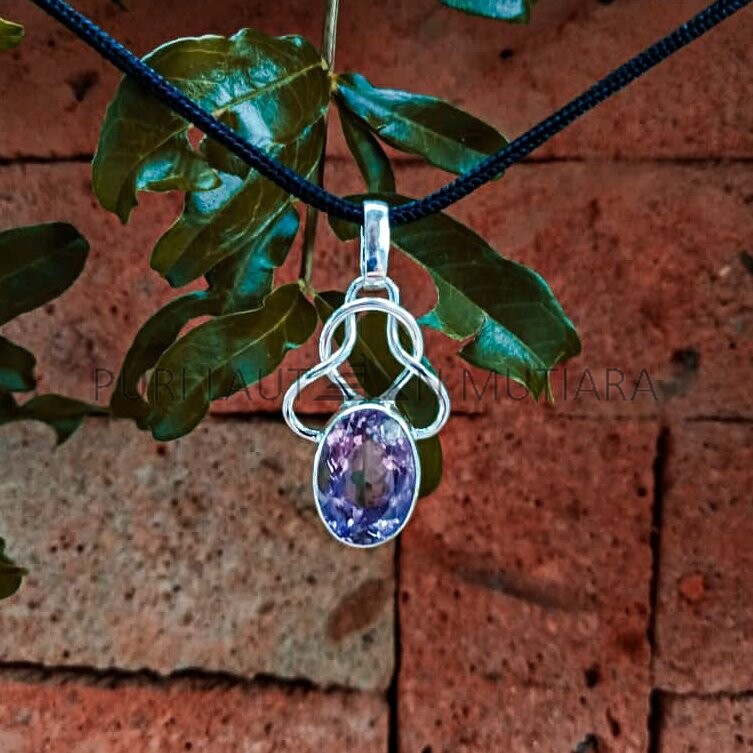 PD19014-Gemstone Pendant Oval With Wire Design