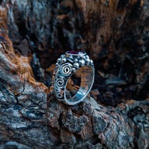 R19010-Gemstone Ring Wire And Granulation Design