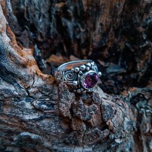 R19010-Gemstone Ring Wire And Granulation Design