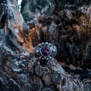 R19010-Gemstone Ring Wire And Granulation Design