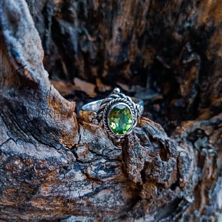 SR008-Genuine Peridote Ring Handmade Bali Design